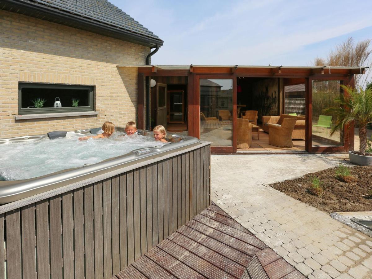 Splendid Villa In Middelkerke With Sauna Bubble Bath Esterno foto